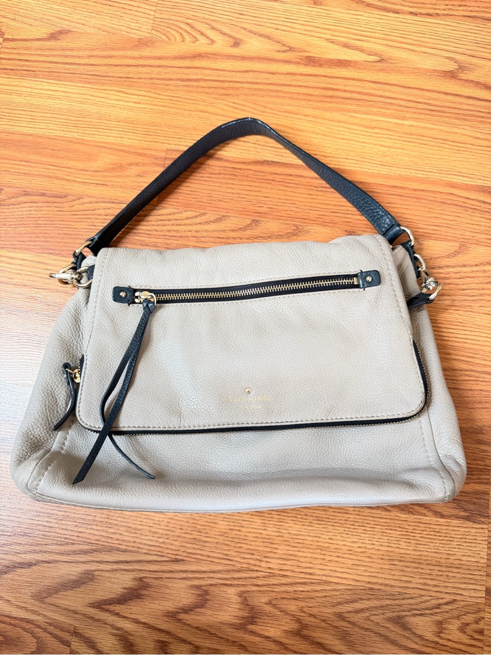 Kate Spade Cobble Hill Fold Over Beige Leather w/ Black Trim Convertible Purse